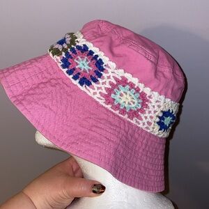 Pink Floral Crochet Band Bucket Hat OS